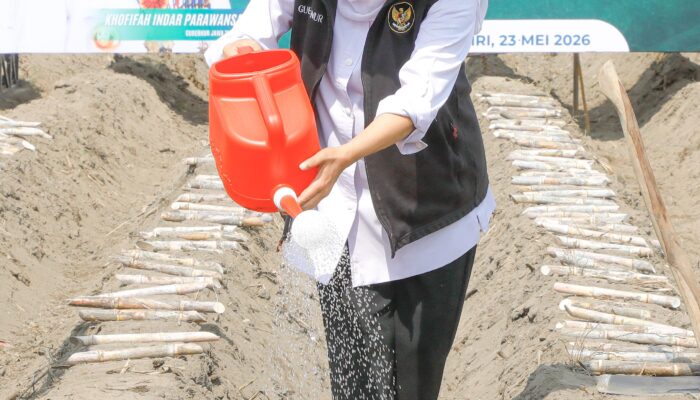 Gubernur Khofifah Tekankan Pentingnya Pengendalian Gula Rafinasi untuk Lindungi Harga dan Serapan Gula Petani Tebu Lokal