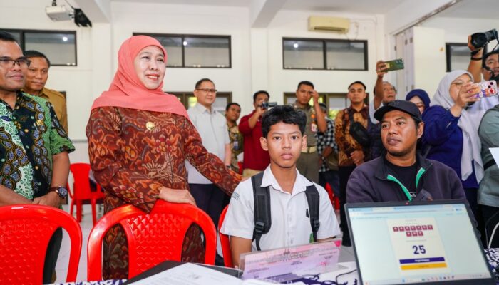 Gubernur Khofifah Pastikan Pelaksanaan SPMB Tahun Ajaran 2026/2027 Berjalan Lebih Tertib dan Ramah Masyarakat