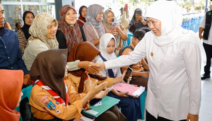Gubernur Khofifah Dorong Optimalisasi Layanan SPMB Melalui Sistem Verifikasi Online yang Mudah dan Efisien