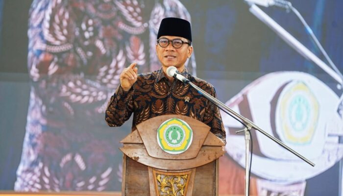 Yandri Susanto Sebut Pesantren Berperan Strategis dalam Membangun Karakter Generasi Desa