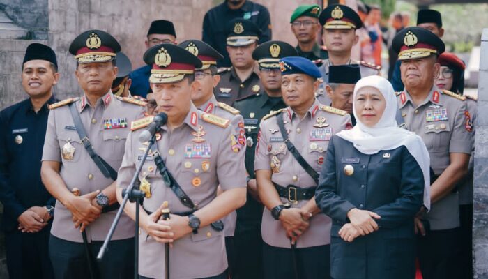 Ziarah Bersama Kapolri, Gubernur Khofifah Dorong Aktualisasi Nilai Perjuangan Para Pendiri Bangsa dalam Kehidupan Bernegara