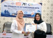 Departemen Administrasi Publik dan S2 Kebijakan Publik FISIP UNAIR Edukasi Warga Simomulyo Baru Hadapi Ancaman Banjir, Kebakaran, dan Bencana Sosial