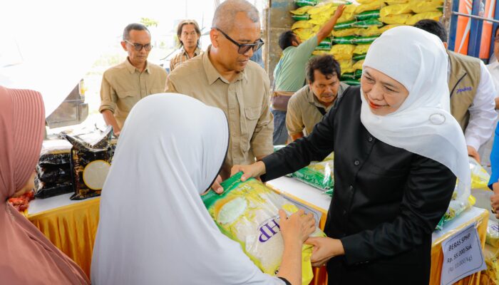 Gubernur Khofifah Pastikan Pasar Murah Jaga Stabilitas Harga, Daya Beli Masyarakat, dan Perkuat Pengendalian Inflasi di Jawa Timur