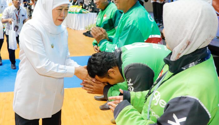 Bantuan Sembako Hadir untuk Kelompok Rentan, Gubernur Khofifah Sebut Bukti Keberpihakan Pemerintah kepada Masyarakat