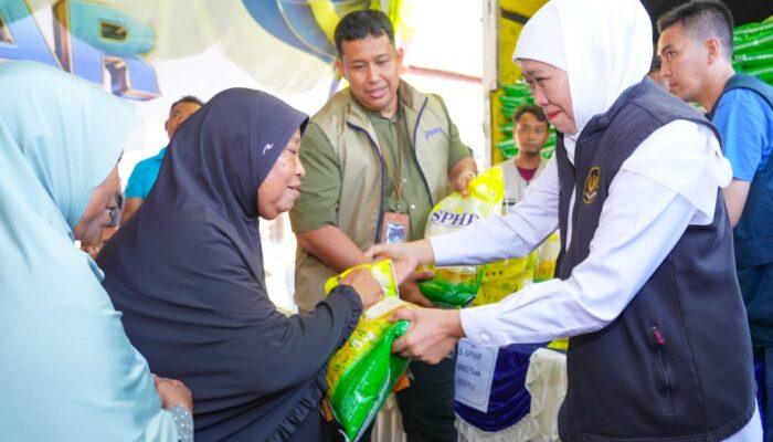 Gubernur Khofifah Jadikan Pasar Murah Instrumen Pengendalian Inflasi dan Penguatan Ekosistem UMKM