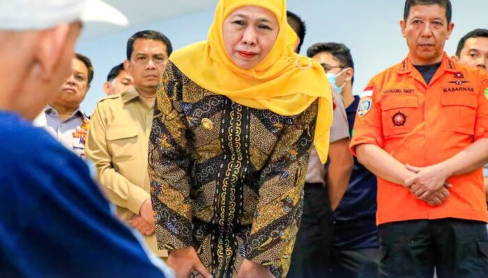 Kebakaran Kapal di Perairan Sumenep, Gubernur Khofifah Perkuat Koordinasi Evakuasi dan Pendataan Korban