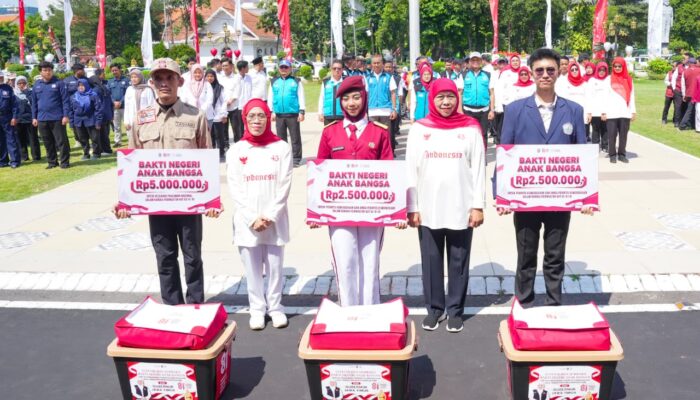 76 Keluarga Pahlawan dan Perintis Kemerdekaan Terima Bantuan, Gubernur Khofifah Dorong Generasi Muda Lanjutkan Semangat Perjuangan