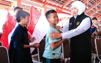 Gubernur Khofifah: Indonesia Emas 2045 Ada di Tangan Generasi Muda, Pendidikan Jadi Kunci Masa Depan Bangsa