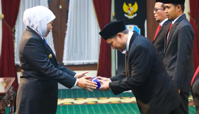 Gubernur Khofifah Lantik Pimpinan BAZNAS Jatim Periode 2026–2031, Dorong Zakat Jadi Instrumen Pemberdayaan dan Kemandirian