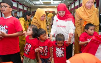 Gubernur Khofifah Hadirkan Puluhan Anak dalam “Anak Hebat Indonesia Kuat”, Perkuat Cinta Indonesia Sejak Dini