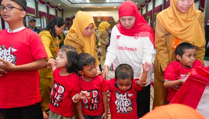 Gubernur Khofifah Hadirkan Puluhan Anak dalam “Anak Hebat Indonesia Kuat”, Perkuat Cinta Indonesia Sejak Dini