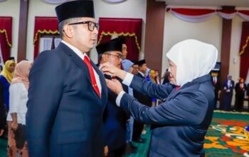 467 ASN Terima Satyalancana Karya Satya, Gubernur Khofifah Dorong Budaya Inovasi dan Pelayanan Publik Berkualitas