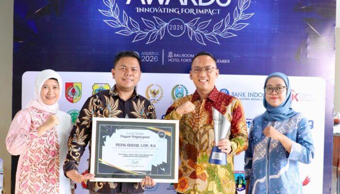 Kabiro Adpim Jatim Pulung Chausar Raih Penghargaan Kepemimpinan Komunikasi Kolaboratif, Perkuat Kepercayaan Publik