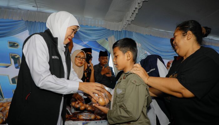 Dari Daya Beli hingga UMKM, Gubernur Khofifah Perkuat Ekosistem Ekonomi Lewat Pasar Murah