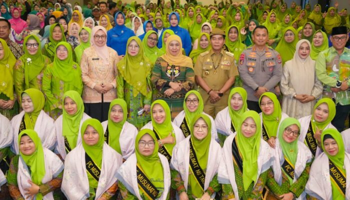Muslimat NU Miliki 2.600 Paralegal dan 206 Profesor, Gubernur Khofifah Dorong Perempuan Terus Bangun Peradaban
