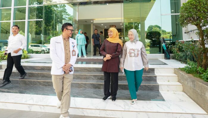 Gubernur Khofifah Kunjungi SCCR Indonesia di Semarang, Dorong Penguatan Riset dan Inovasi Teknologi Kesehatan di Jatim