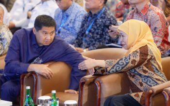Gubernur Khofifah Paparkan Permata Jatim dan Sikawanku di Hadapan Menko Infra AHY, Jadi Best Practice Penanganan Kawasan Kumuh Terpadu
