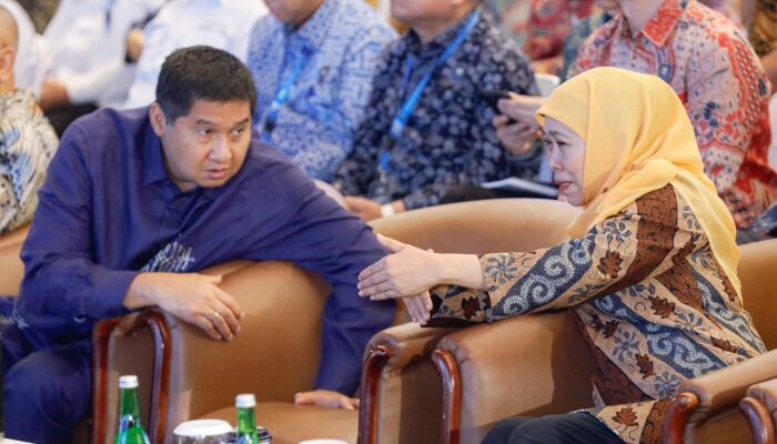Gubernur Khofifah Paparkan Permata Jatim dan Sikawanku di Hadapan Menko Infra AHY, Jadi Best Practice Penanganan Kawasan Kumuh Terpadu
