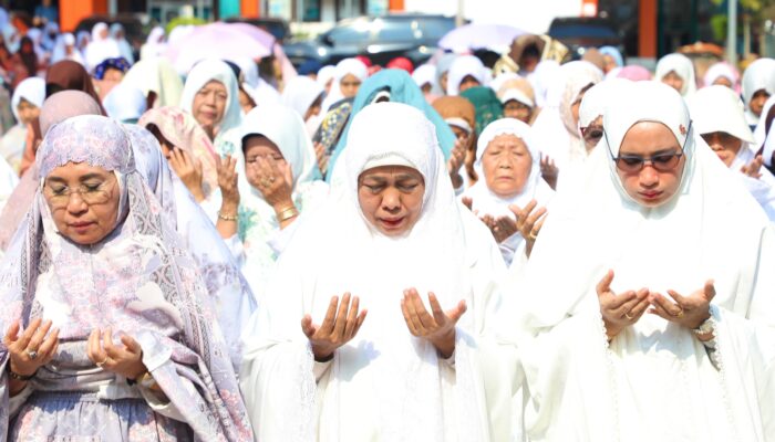 Dari OMC hingga Sholat Istisqa’, Gubernur Khofifah Perkuat Ikhtiar Hadapi Dampak Kemarau Panjang di Jatim