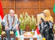 Tiga Tokoh Palestina Sambangi Jawa Timur, Gubernur Khofifah Dorong Persaudaraan Berbasis Perdamaian dan Kemanusiaan