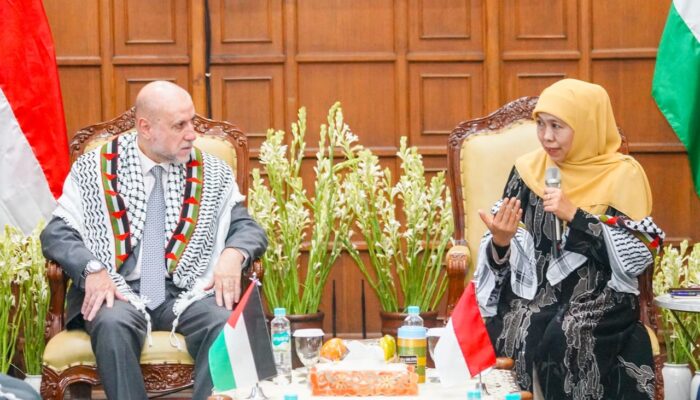 Tiga Tokoh Palestina Sambangi Jawa Timur, Gubernur Khofifah Dorong Persaudaraan Berbasis Perdamaian dan Kemanusiaan