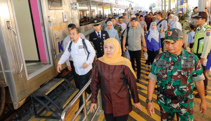Gubernur Khofifah Dorong Layanan Perkeretaapian Makin Prima dan Penguatan Keselamatan di 999 Perlintasan Sebidang Jatim