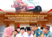 Gubernur Khofifah Beri Penghargaan bagi Pendonor 75 Kali, Tekankan Donor Darah sebagai Pengabdian Kemanusiaan