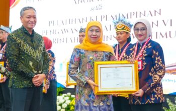 Gubernur Khofifah Tutup PKN II dan PKP, Dorong ASN Wujudkan Proyek Perubahan yang Berdampak bagi Masyarakat