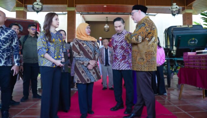 Gubernur Khofifah Luncurkan Prodi Digital Law dan Advanced Cyber Security KCL, Perkuat Talenta Digital Indonesia