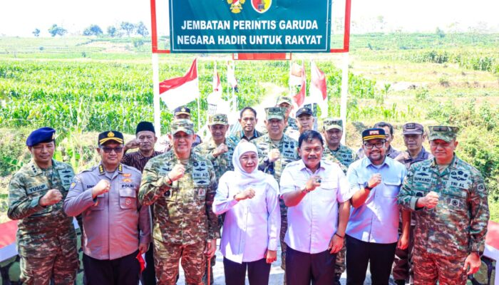 HUT ke-81 TNI, Gubernur Khofifah Apresiasi Pengabdian Prajurit Jaga Kedaulatan dan Hadir di Tengah Masyarakat