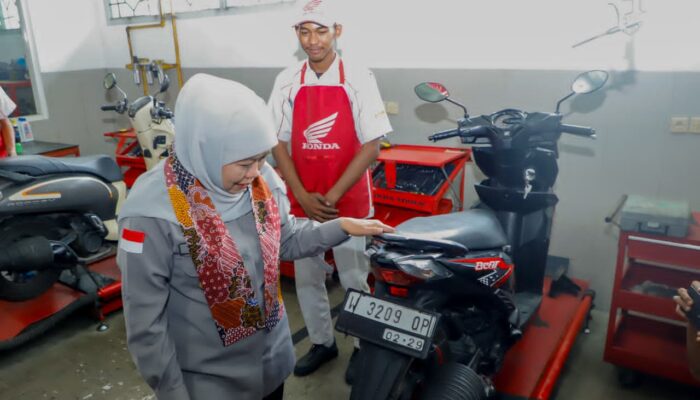 HUT ke-81 Jatim Jadi Momentum Penguatan Vokasi, Gubernur Khofifah Dukung Kolaborasi SMK dan Dunia Industri