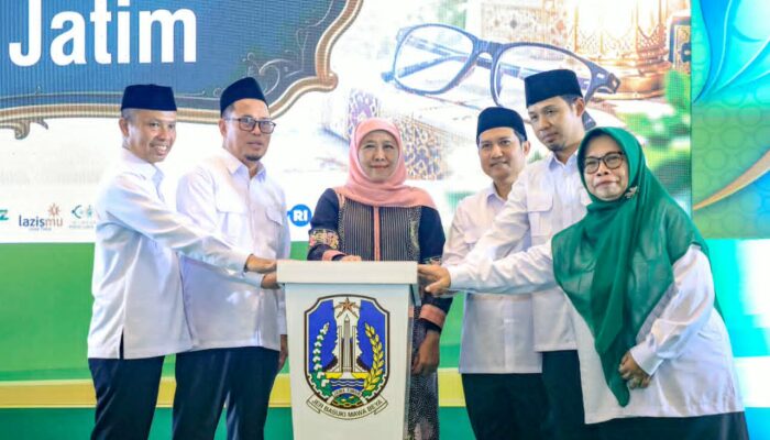 Dari Kacamata Gratis hingga Beasiswa, Gubernur Khofifah Dukung Program BAZNAS Jatim untuk Kesejahteraan Masyarakat