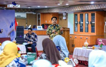 Sarasehan di KRI Makassar 590, Sekdaprov Adhy Karyono Ajak Wujudkan Jatim Gerbang Baru Nusantara The Next Level
