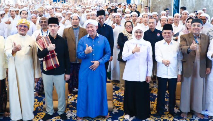 Gubernur Khofifah Dampingi Wapres Gibran Tinjau Pembelajaran AI dan Robotik di Ponpes Dalwa Pasuruan