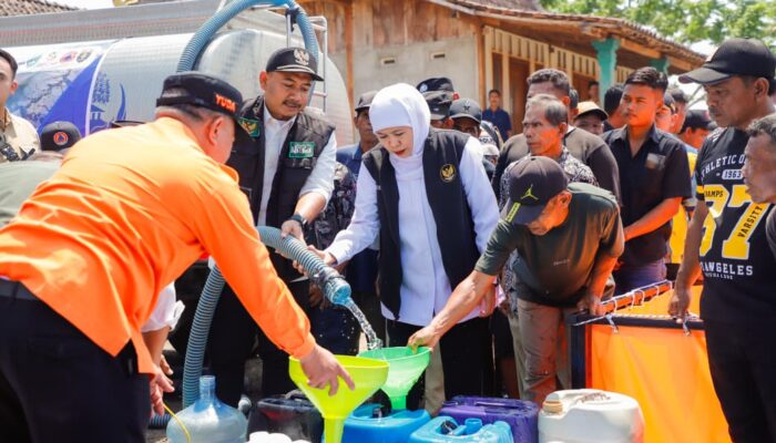 Ringankan Beban Warga Ngawi, Bantuan Air Bersih Gubernur Khofifah Disambut Penuh Rasa Syukur