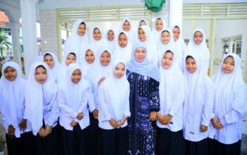 Peringati Hari Santri 2026, Gubernur Khofifah Ajak Santri Kuasai AI dan Kelola Ekonomi