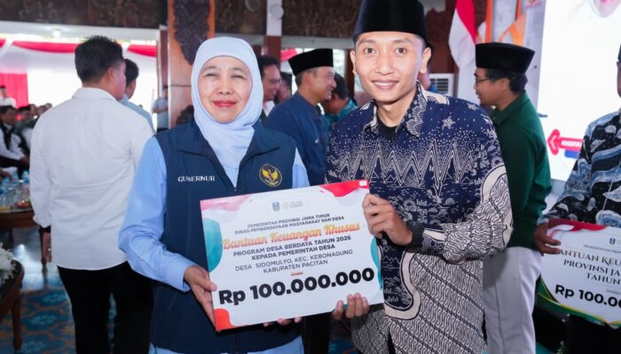 Gubernur Khofifah Salurkan Bansos dan Tali Asih Rp11,499 Miliar untuk Warga Pacitan