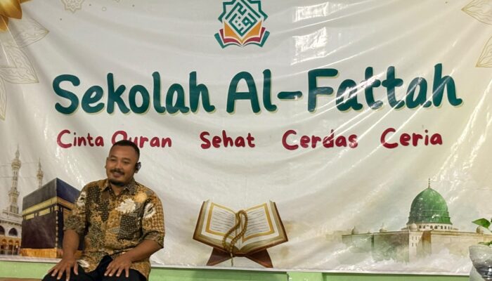 Teknologi Pertanian Organik Masuk Sekolah, Penemu Biosaka Latih Langsung Wali Murid di Jombang